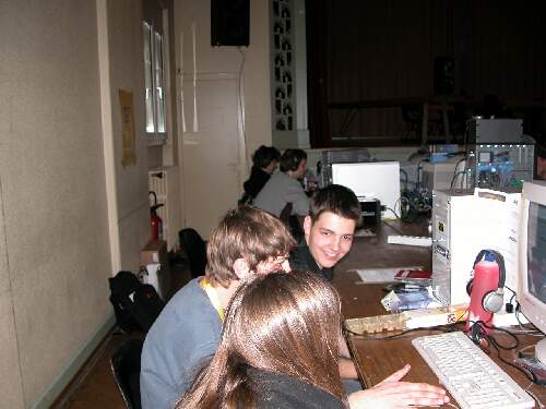 2004-02-13 - Fire-LAN - 001