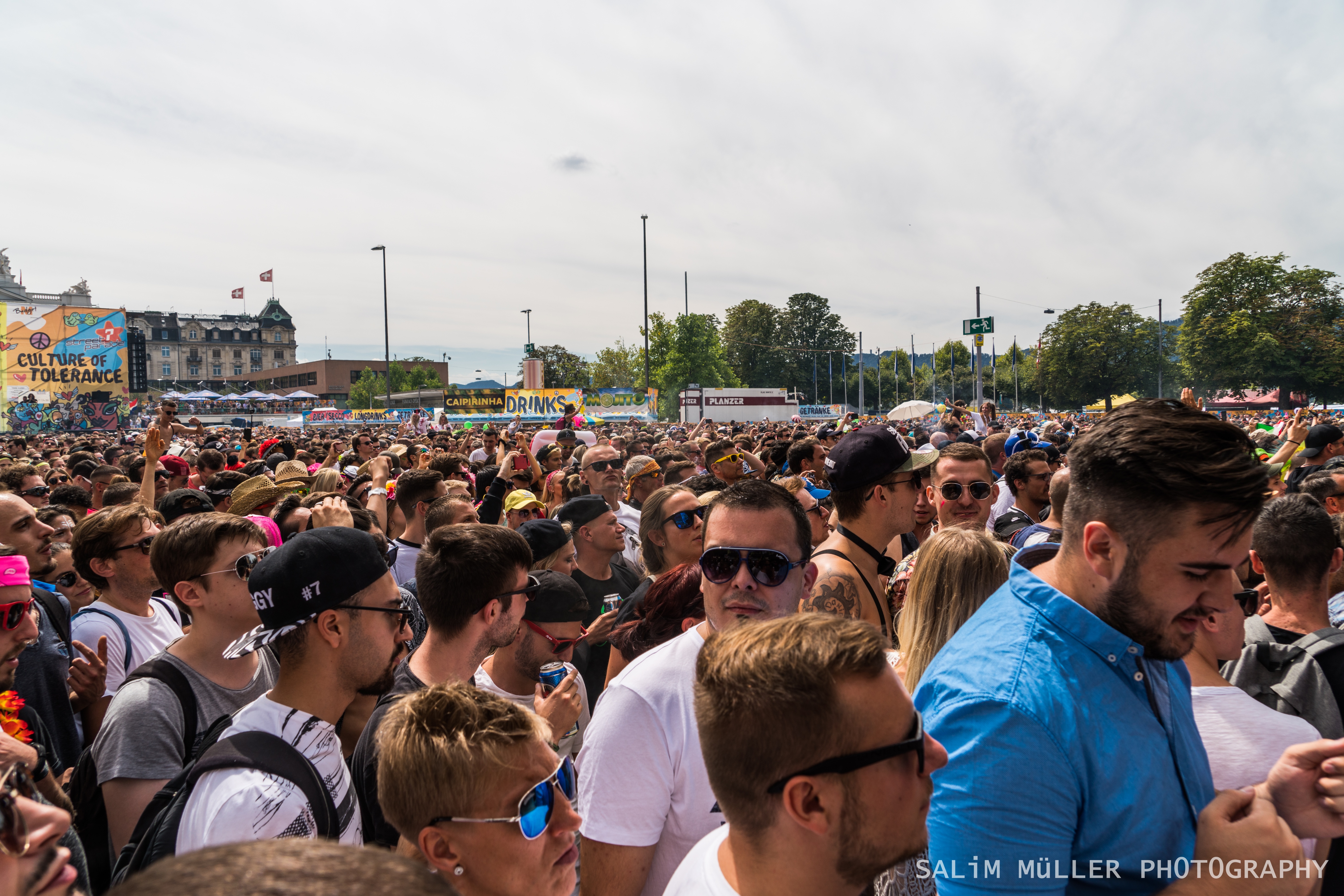 Street Parade 2018 - Crowd, Stages and Still-Life - 002