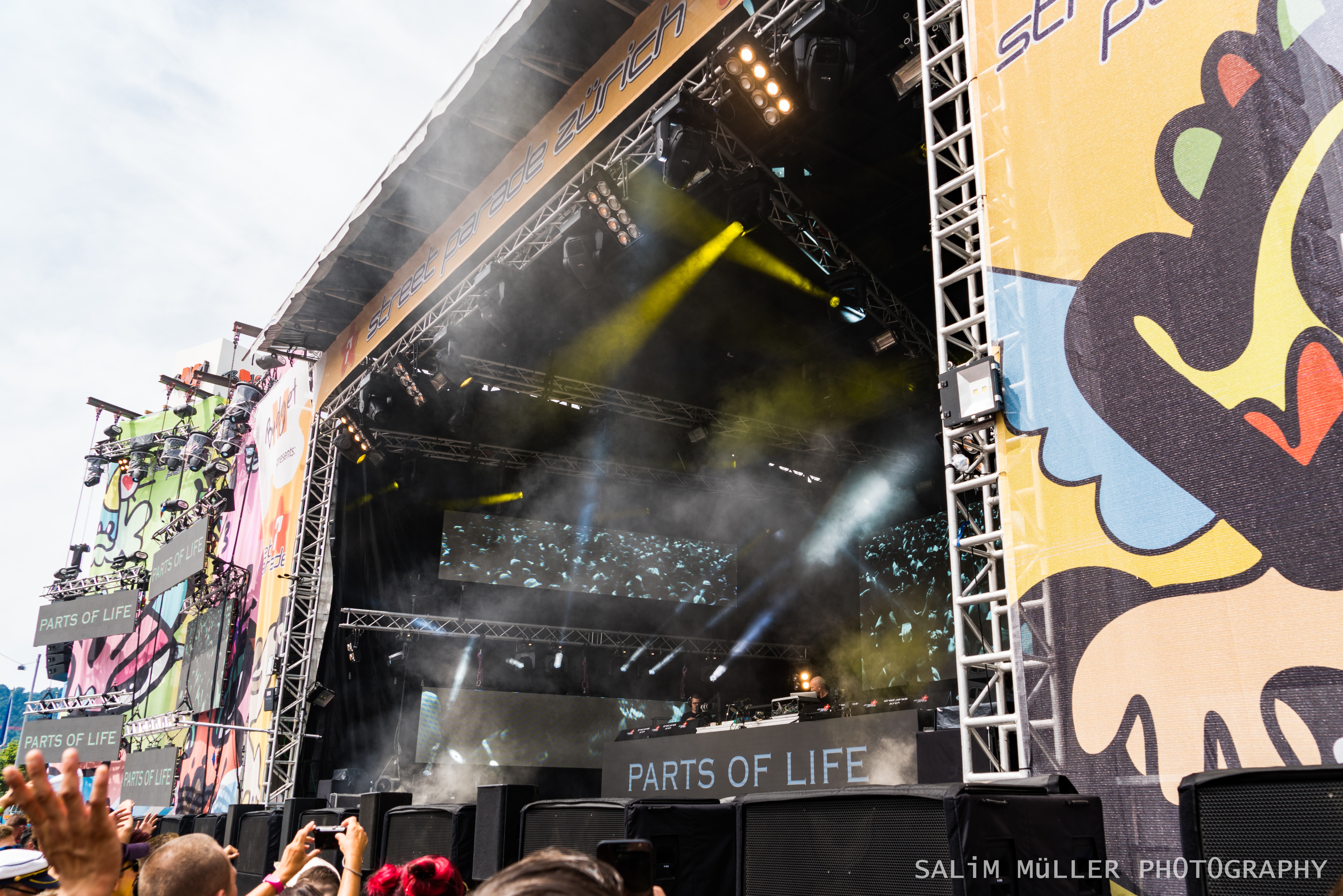 Street Parade 2018 - Crowd, Stages and Still-Life - 005