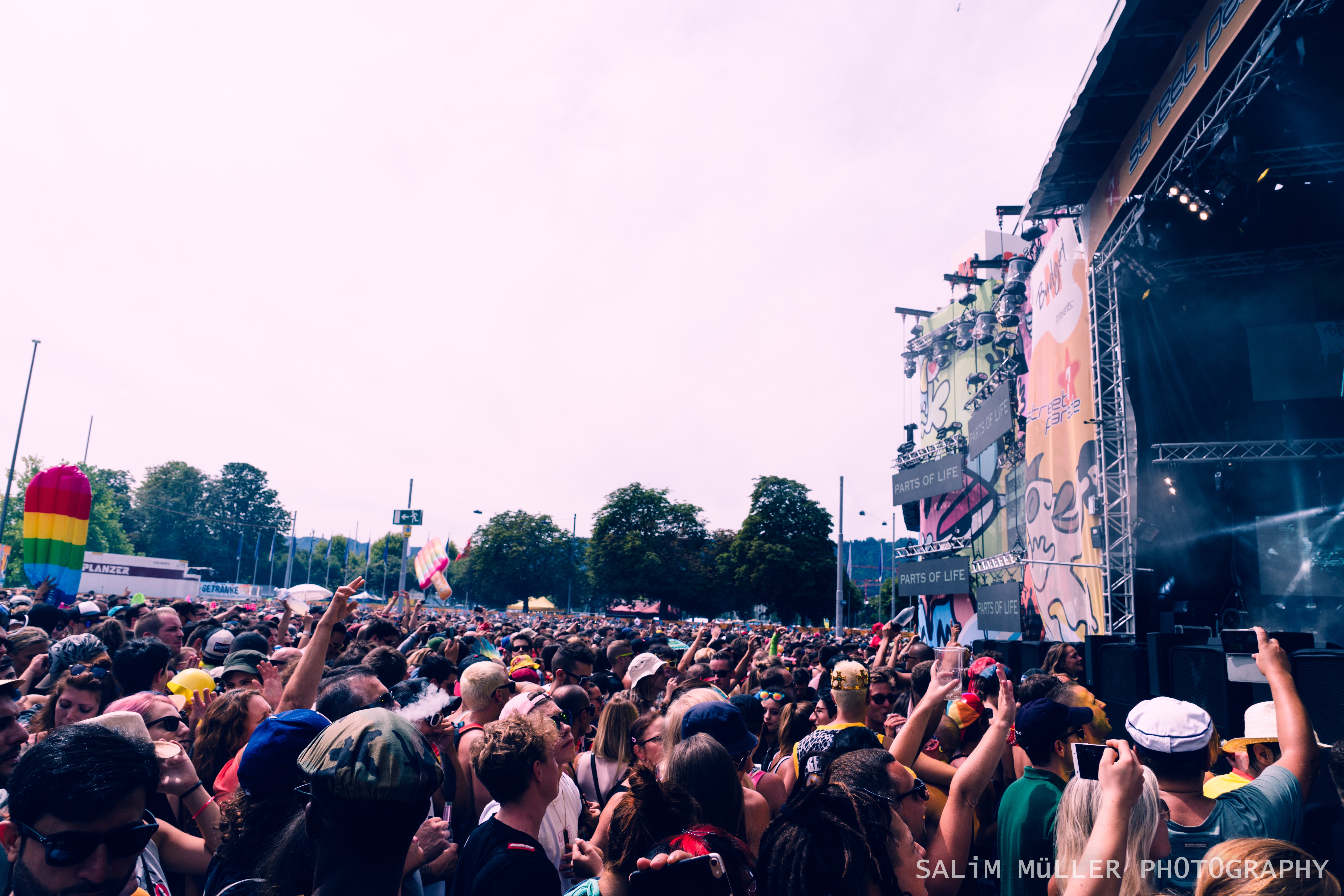 Street Parade 2018 - Crowd, Stages and Still-Life - 013