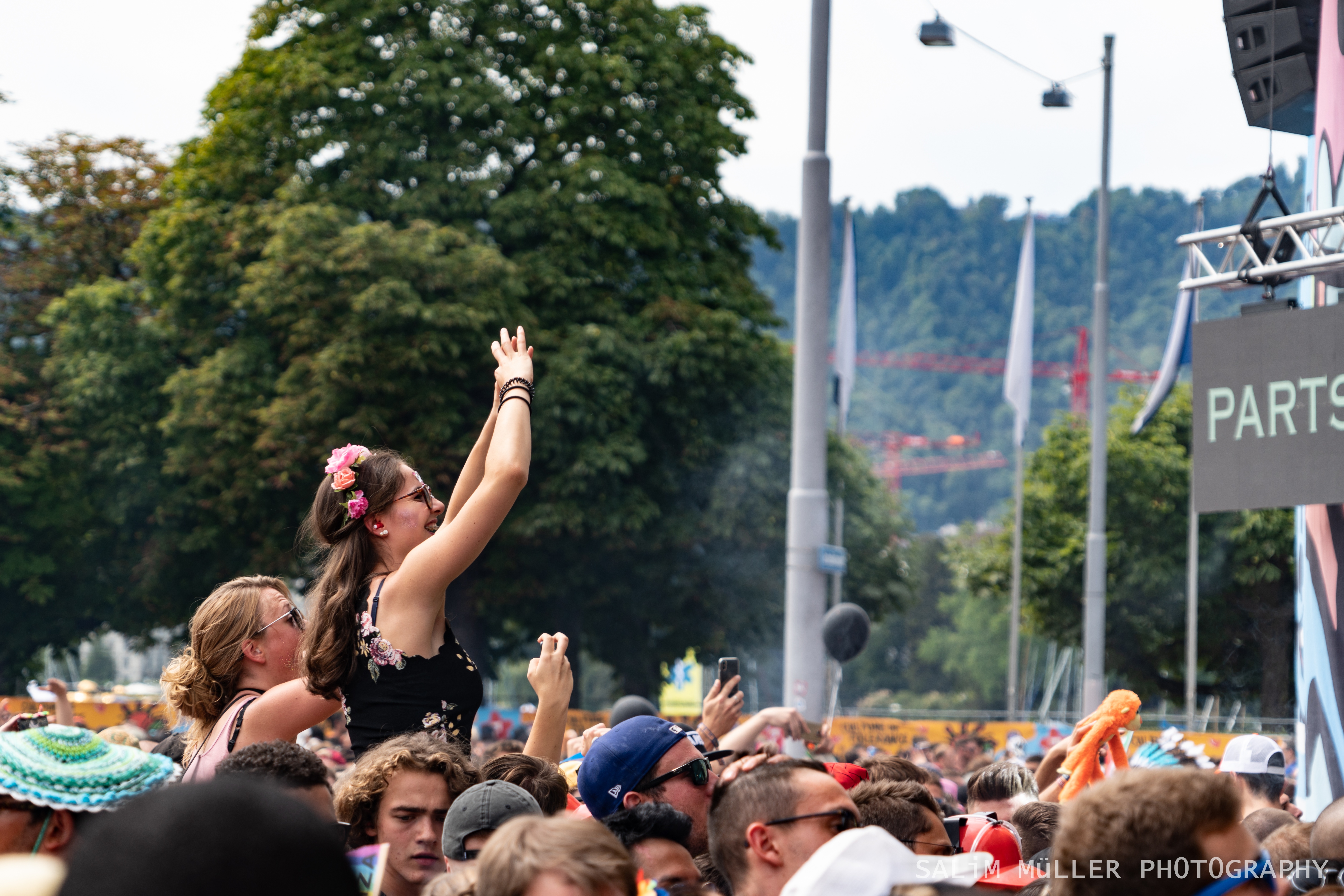 Street Parade 2018 - Crowd, Stages and Still-Life - 019