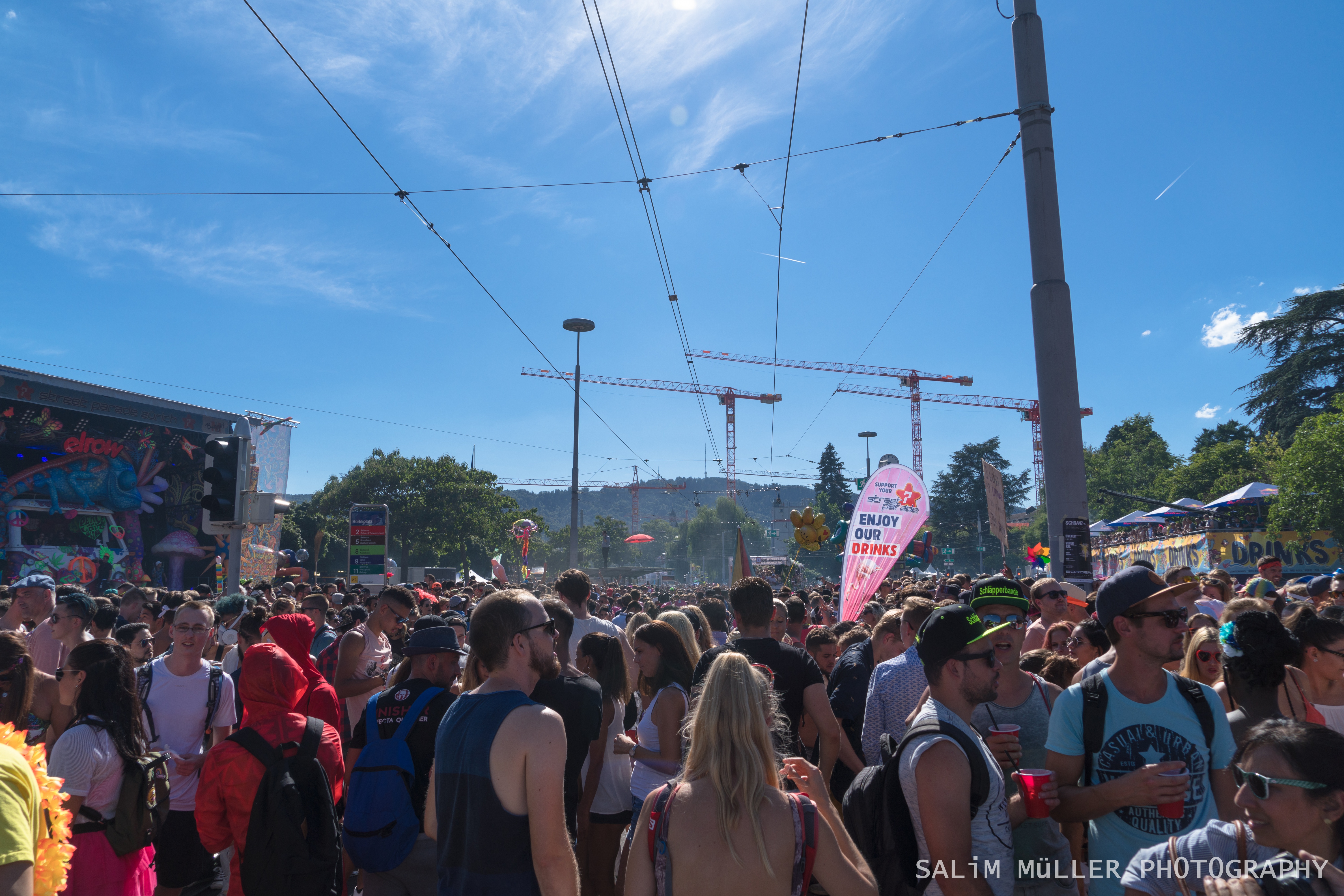 Street Parade 2018 - Crowd, Stages and Still-Life - 064