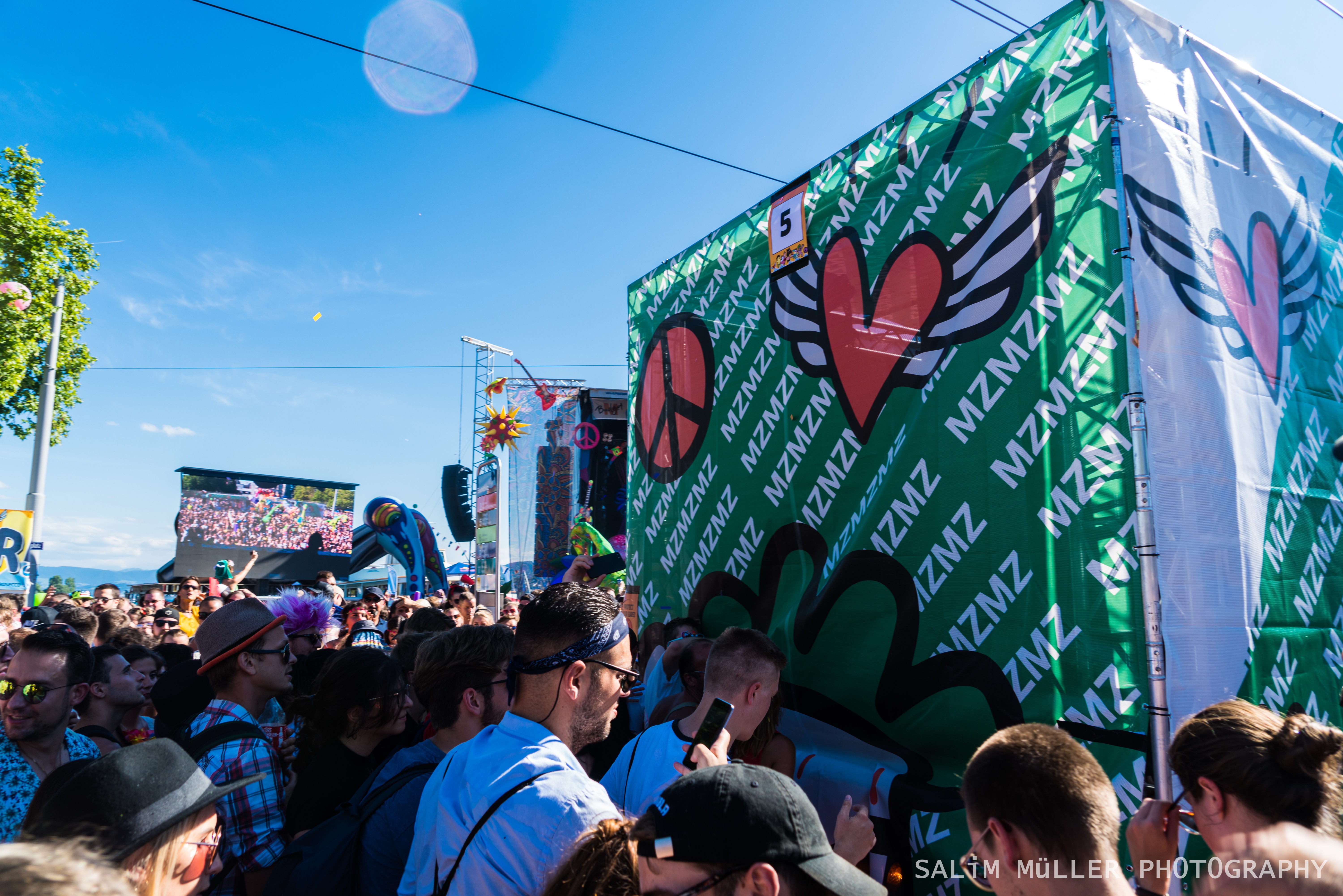 Street Parade 2018 - Crowd, Stages and Still-Life - 088