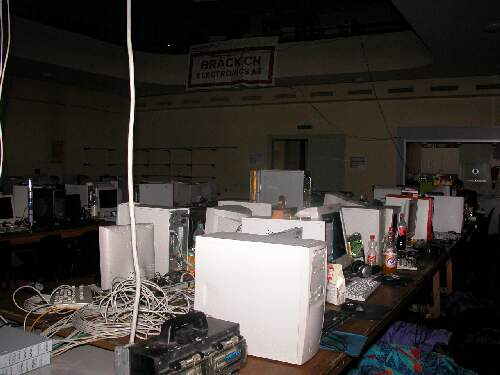 2004-02-13 - Fire-LAN - 013