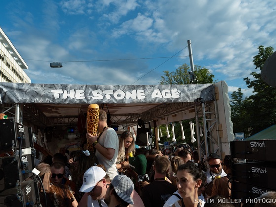 Street Parade 2019 - SYNERGY The Stone Age Love Mobile - 078