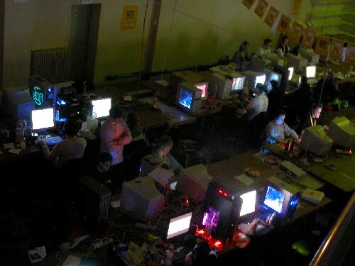 2004-02-13 - Fire-LAN - 036