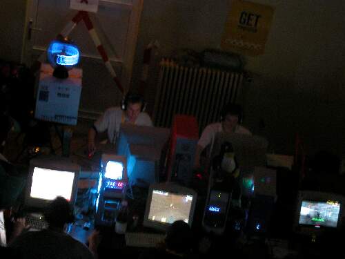 2004-02-13 - Fire-LAN - 037