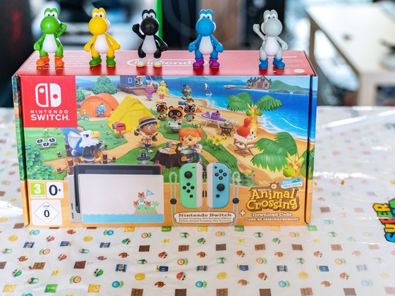 Nintendo Switch Animal Crossing New Horizons Edition Unboxing - 001