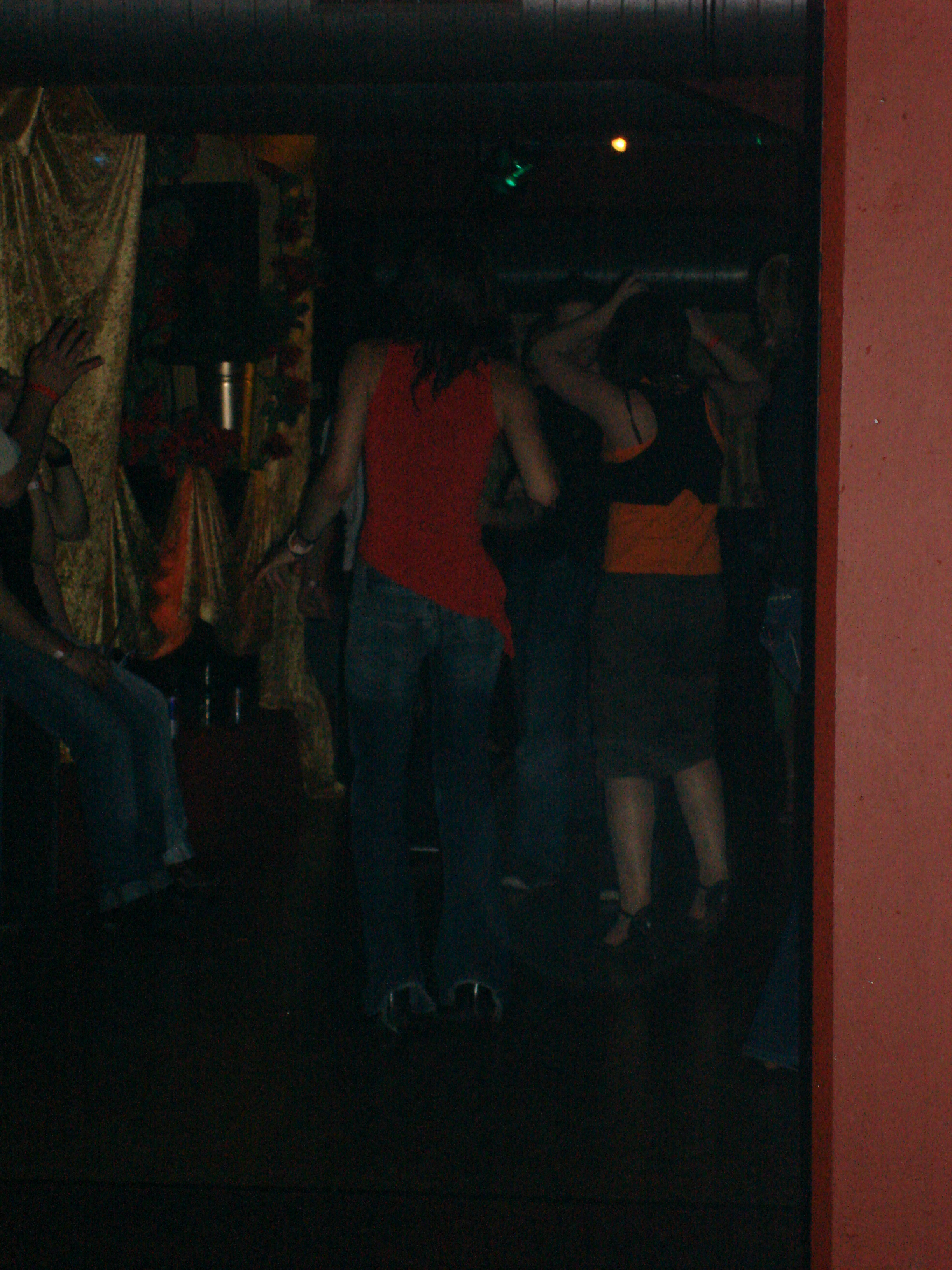 2006-06-11 - House Deluxe - 037