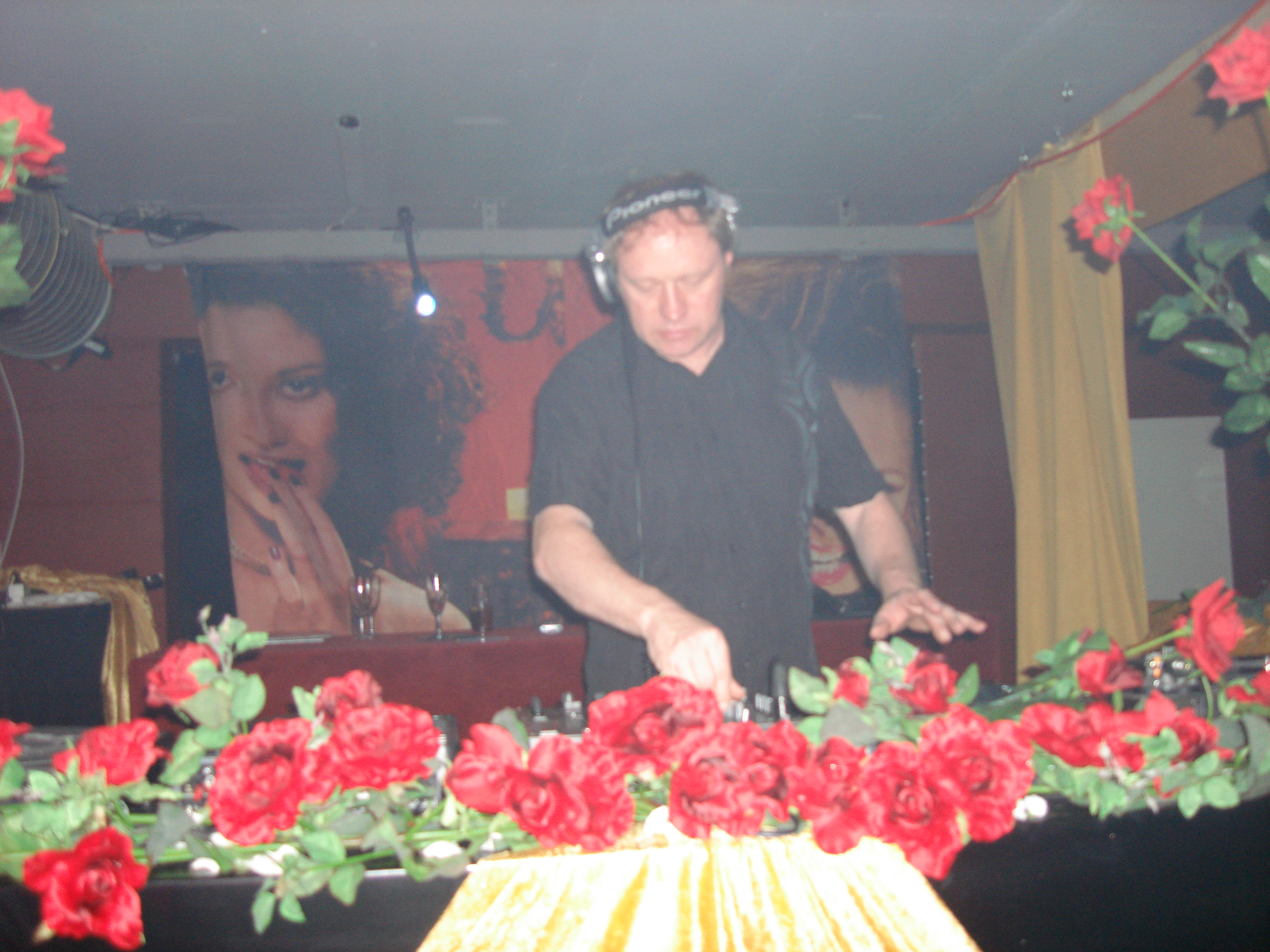 2006-06-11 - House Deluxe - 045