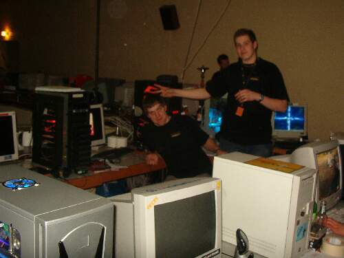 2004-02-13 - Fire-LAN - 077