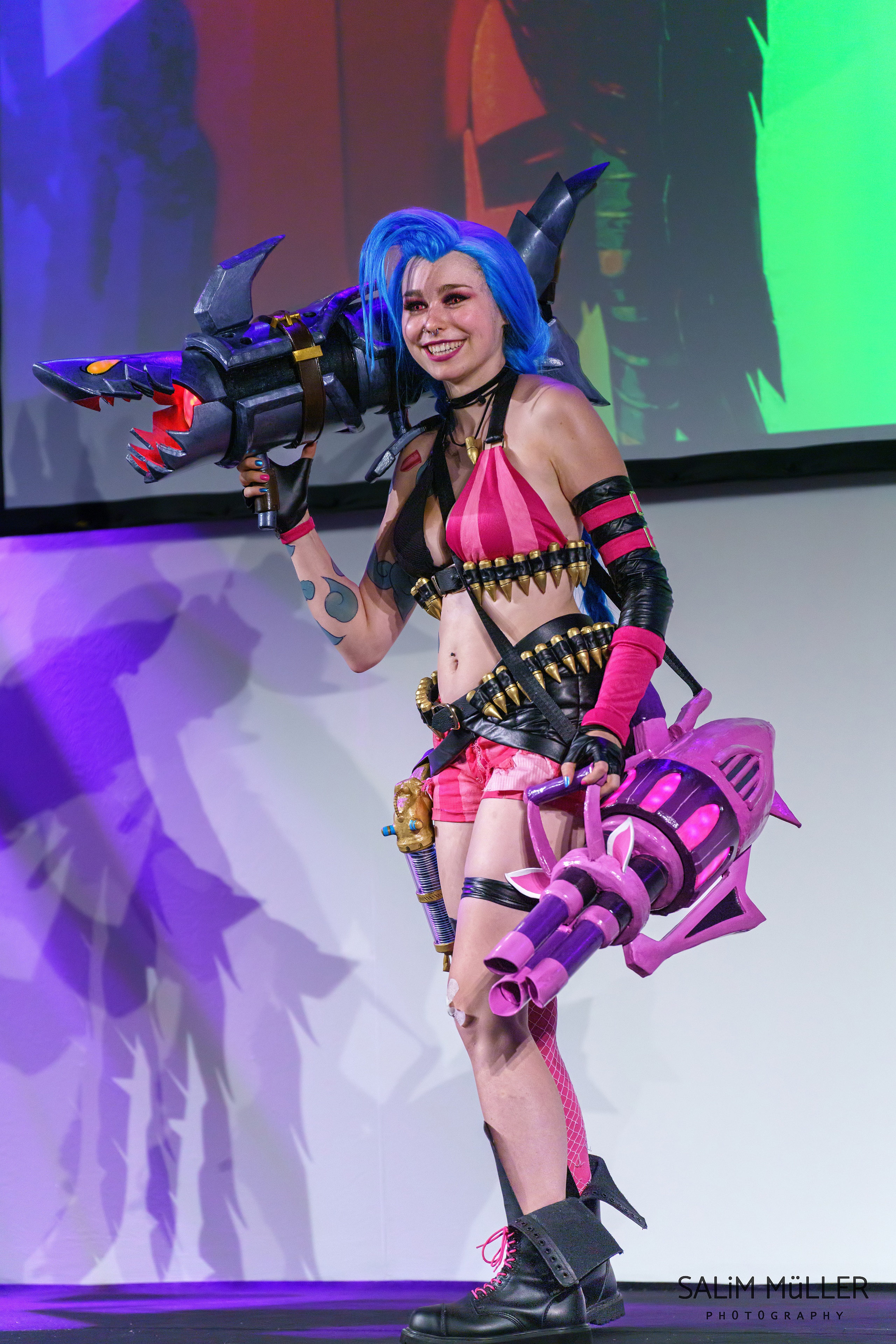 Gamescom 2022 - Day 1 - Sewcase LoL Cosplay Catwalk - 013