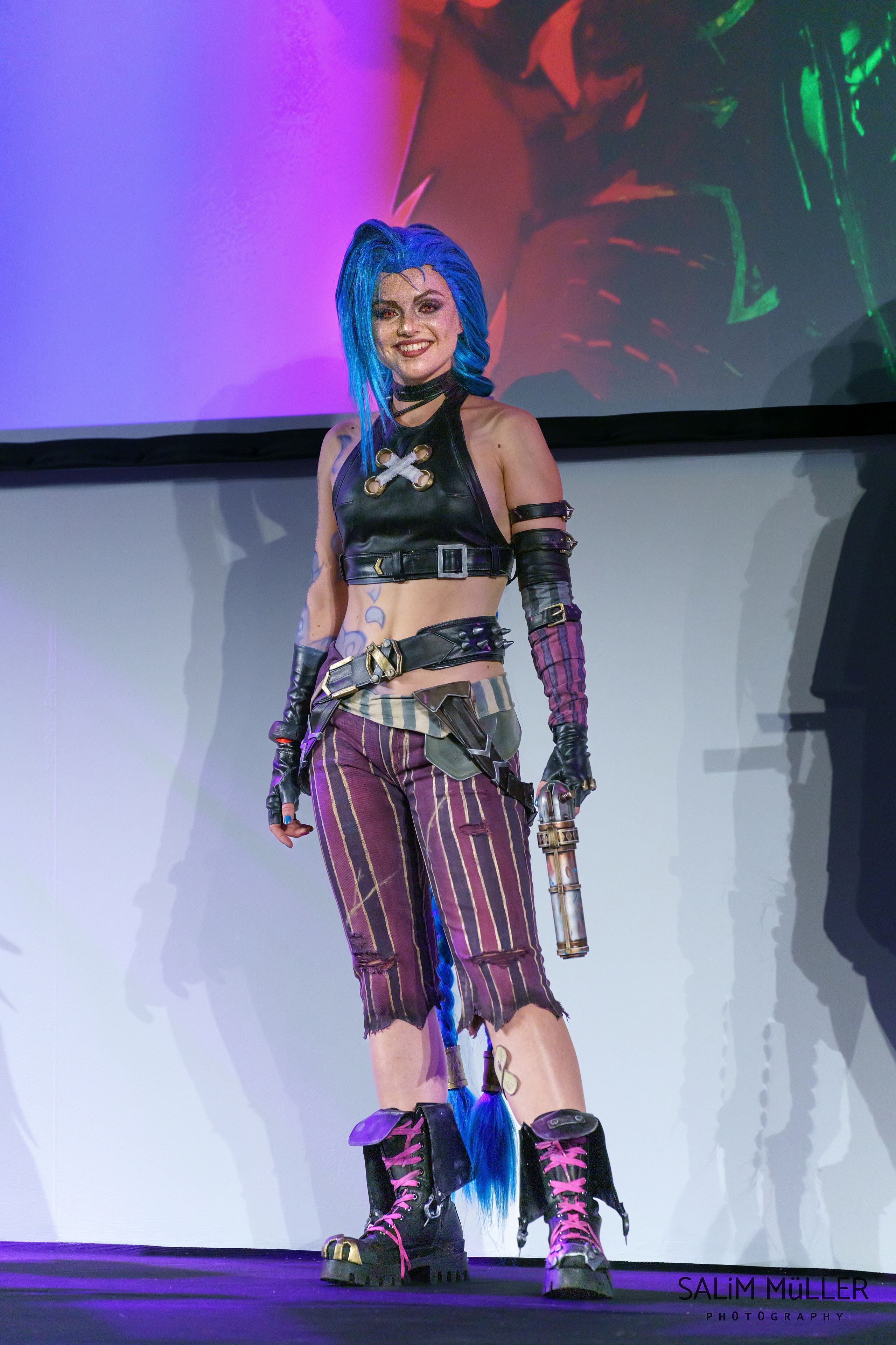 Gamescom 2022 - Day 1 - Sewcase LoL Cosplay Catwalk - 022