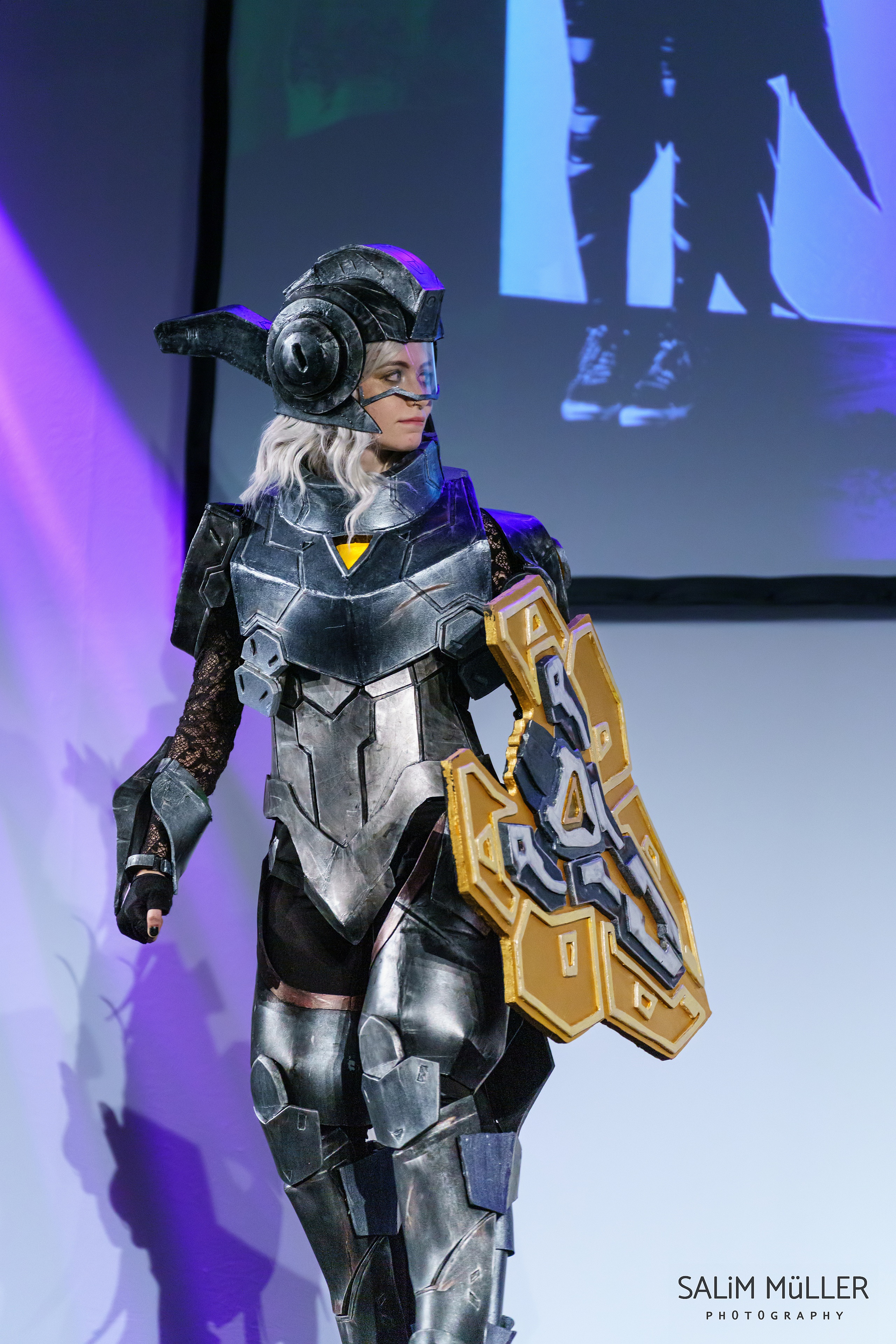 Gamescom 2022 - Day 1 - Sewcase LoL Cosplay Catwalk - 024