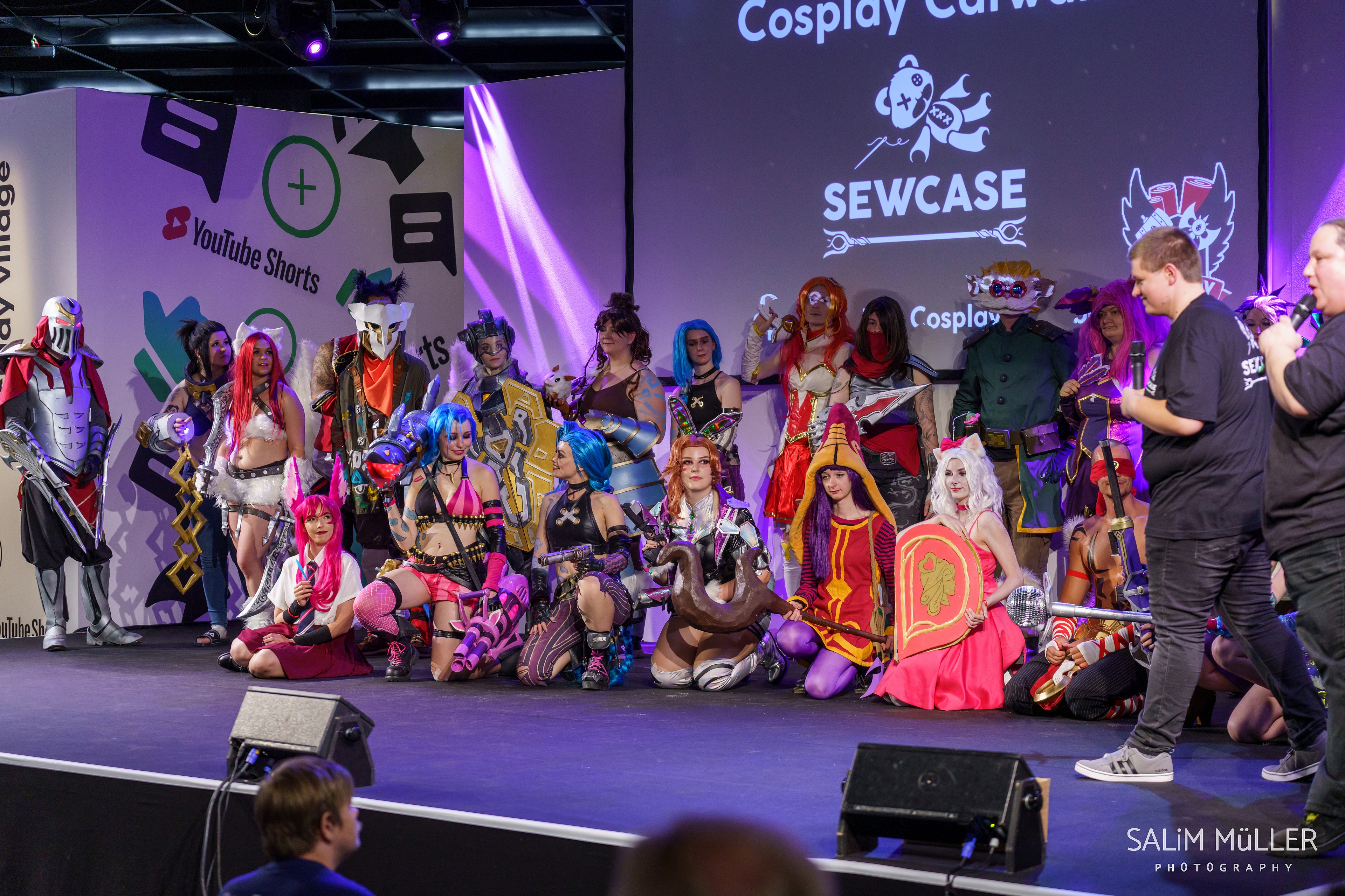 Gamescom 2022 - Day 1 - Sewcase LoL Cosplay Catwalk - 120