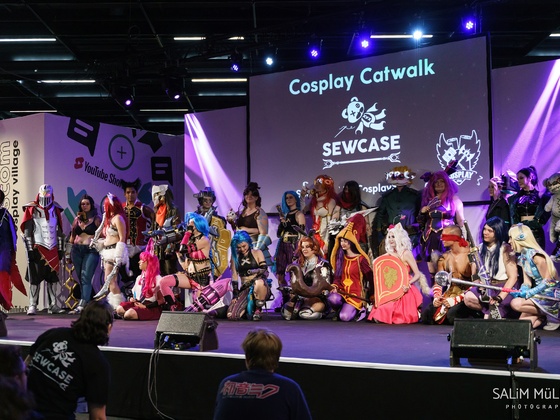 Gamescom 2022 - Day 1 - Sewcase LoL Cosplay Catwalk - 127