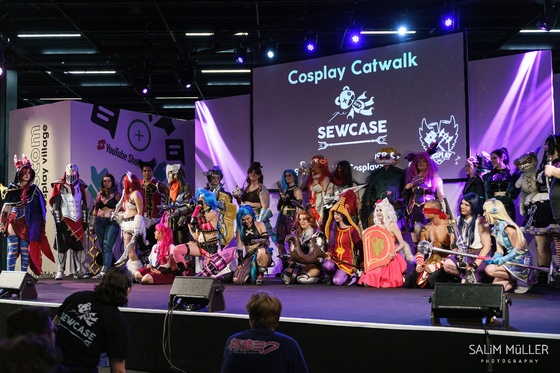 Gamescom 2022 - Day 1 - Sewcase LoL Cosplay Catwalk - 127