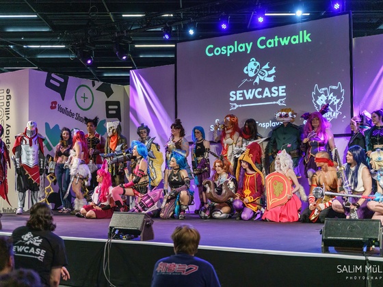 Gamescom 2022 - Day 1 - Sewcase LoL Cosplay Catwalk - 128