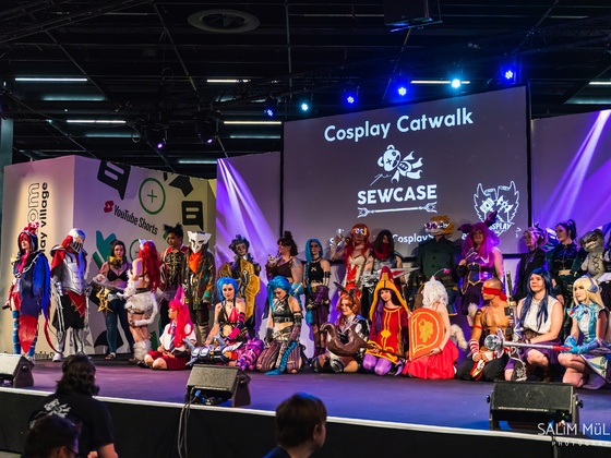 Gamescom 2022 - Day 1 - Sewcase LoL Cosplay Catwalk - 130