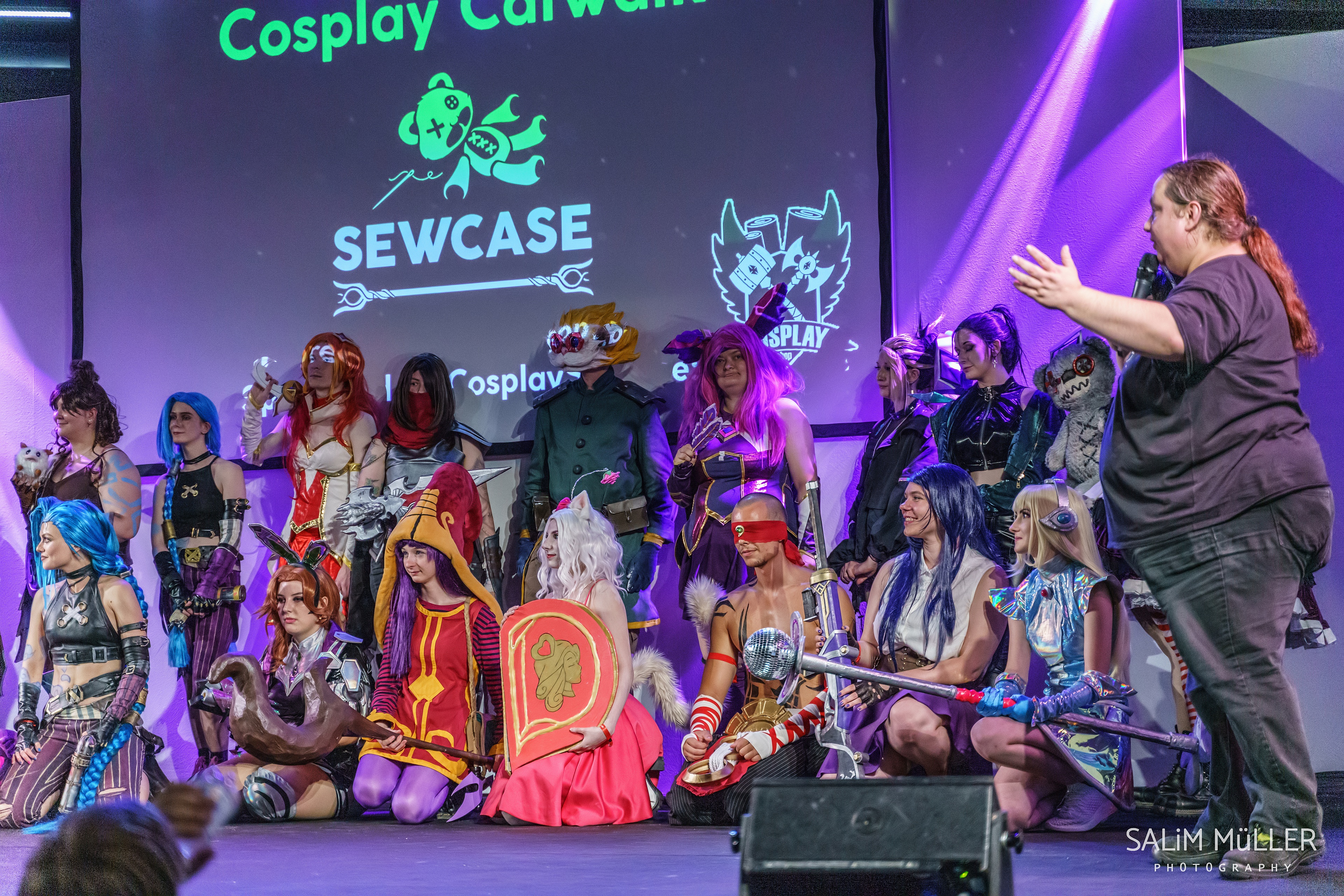 Gamescom 2022 - Day 1 - Sewcase LoL Cosplay Catwalk - 132