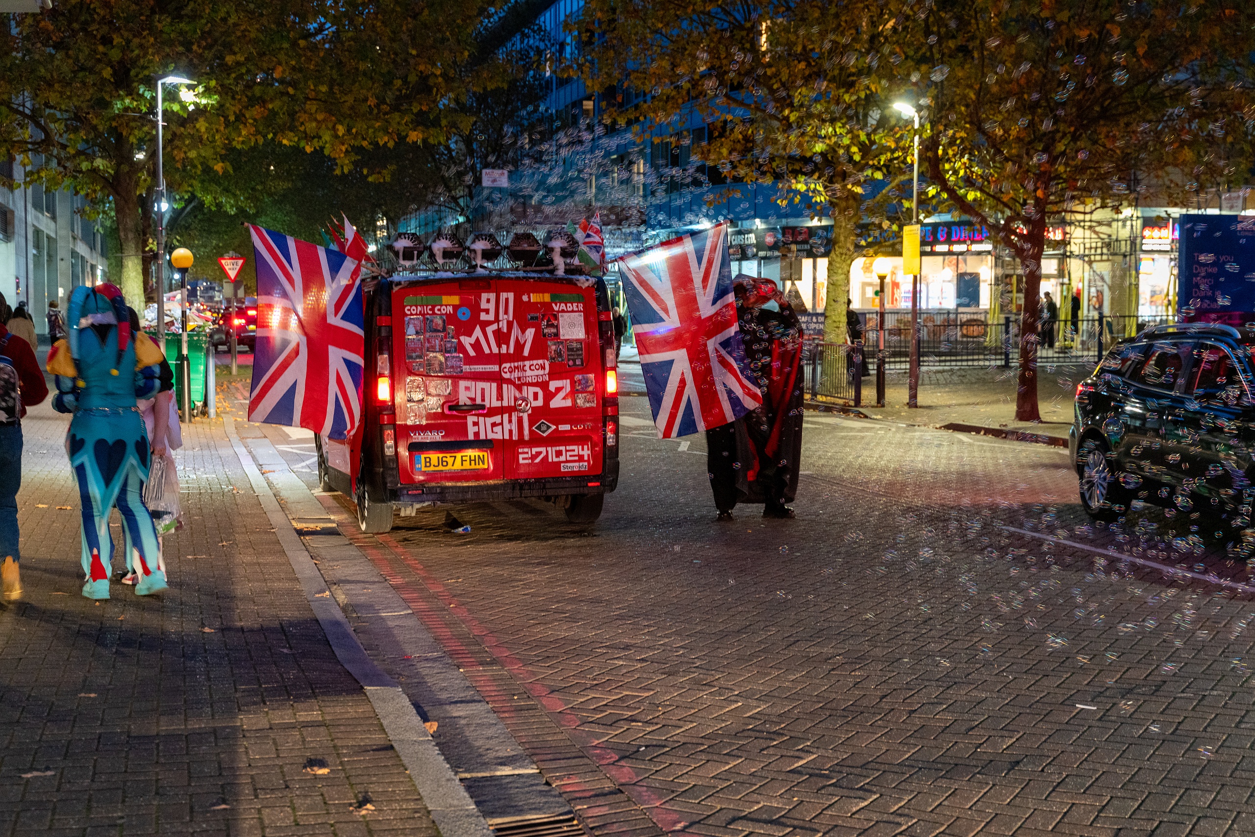 MCM Comic Con London 2024 (barnis_yoshi_artwork) - 262