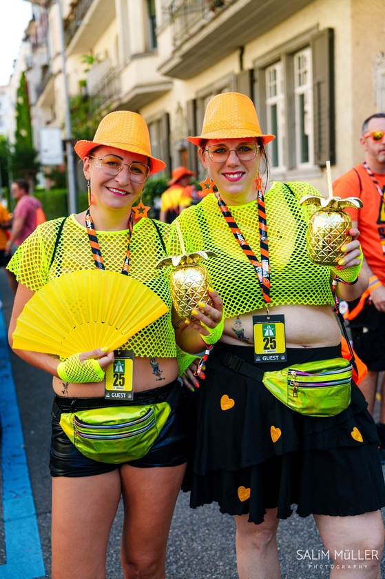 Street Parade 2025 - SYNERGY Love Mobile 2025 - Portraits, Gruppenfotos, Selfies - Part 1 - 001