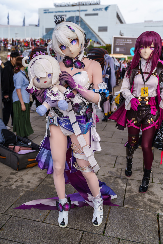 MCM London October 2025 - Cosplay Portraits (barnis_yoshi_artwork) - 024