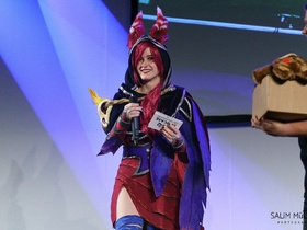 Gamescom 2022 - Day 1 - Sewcase LoL Cosplay Catwalk - 001