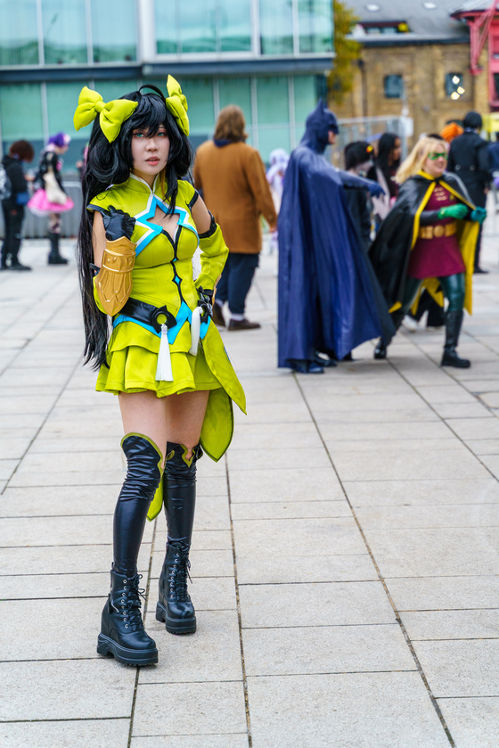 MCM London October 2025 - Cosplay Portraits (barnis_yoshi_artwork) - 053