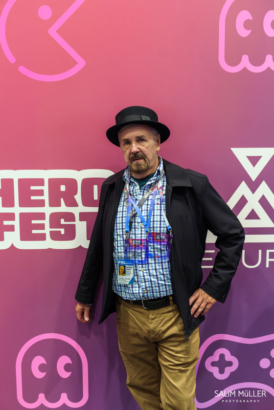 HeroFest 2025 - Friends and Selfies - 003
