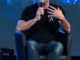 Fantasy Basel 2021 - Day 2 - Dean Cain - 007