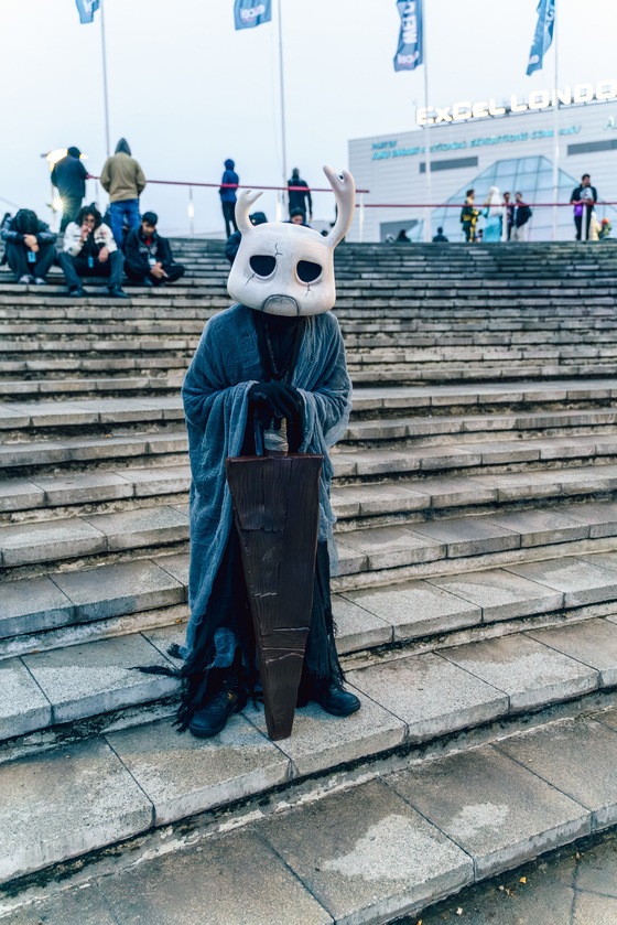 MCM London October 2025 - Cosplay Portraits (barnis_yoshi_artwork) - 061