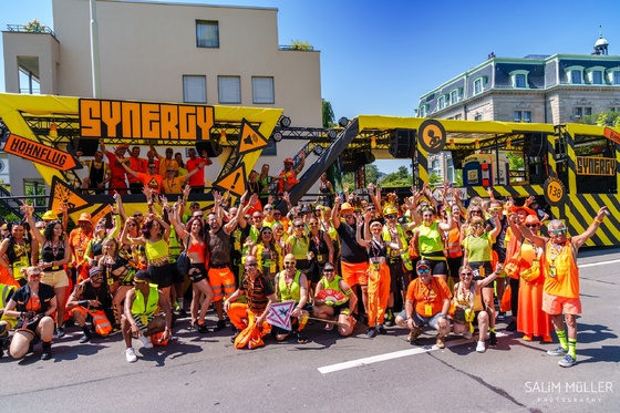 Street Parade 2025 - SYNERGY Love Mobile 2025 - Portraits, Gruppenfotos, Selfies - Part 1 - 005