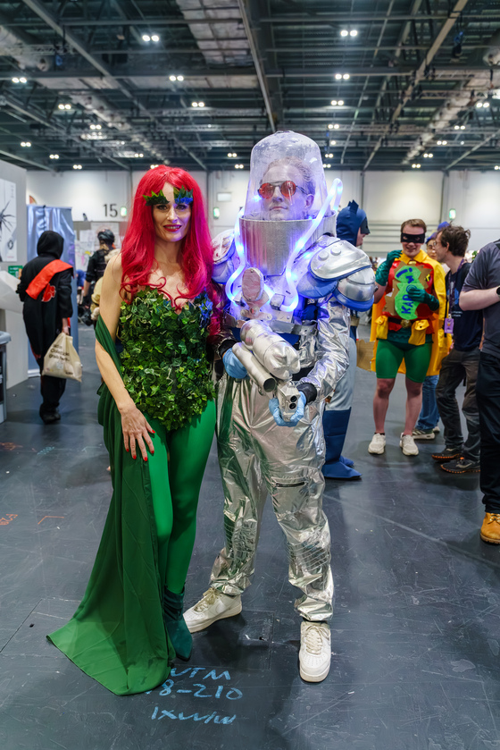 MCM London October 2025 - Cosplay Portraits (barnis_yoshi_artwork) - 056