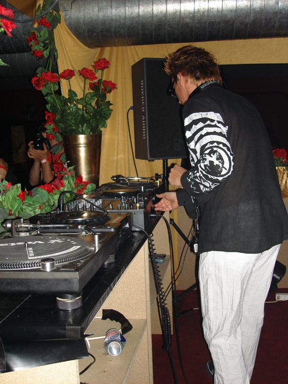 2006-06-11 - House Deluxe - 015