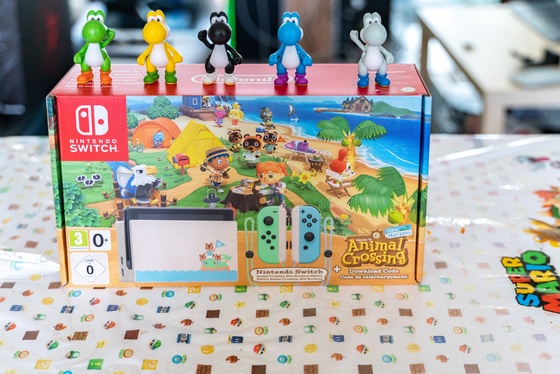 Nintendo Switch Animal Crossing New Horizons Edition Unboxing - 001