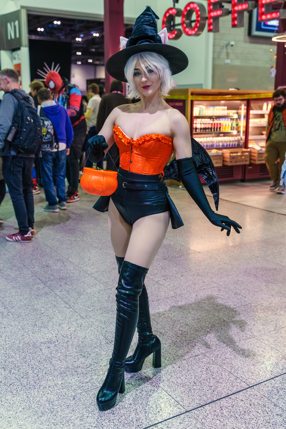 MCM London October 2025 - Cosplay Portraits (barnis_yoshi_artwork) - 055