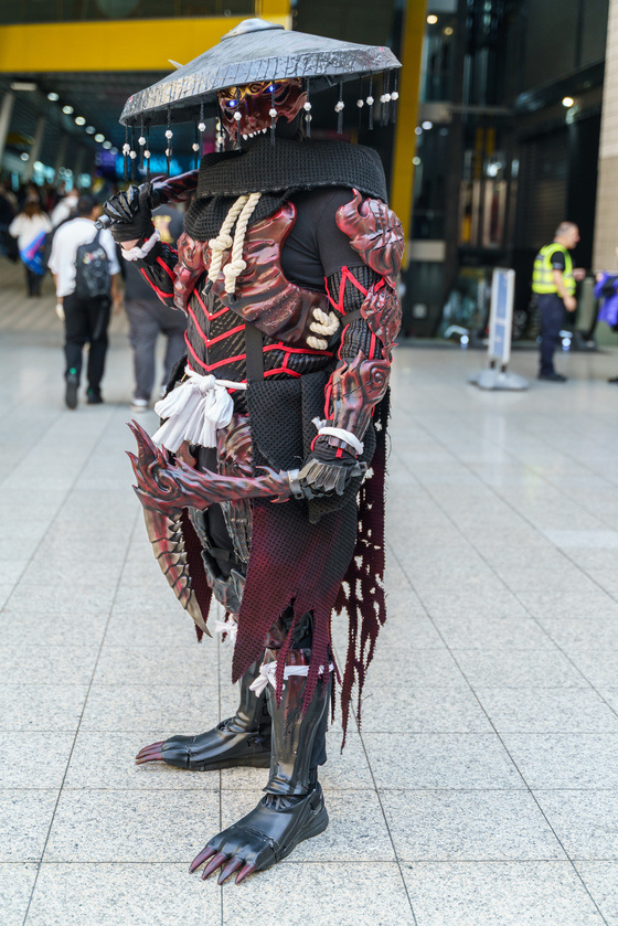 MCM London October 2025 - Cosplay Portraits (barnis_yoshi_artwork) - 031