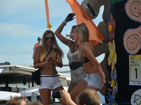 2011-08-13 - Street Parade 2011 - 012