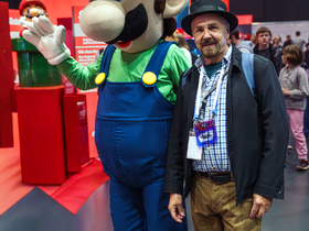 HeroFest 2025 - Friends and Selfies - 001