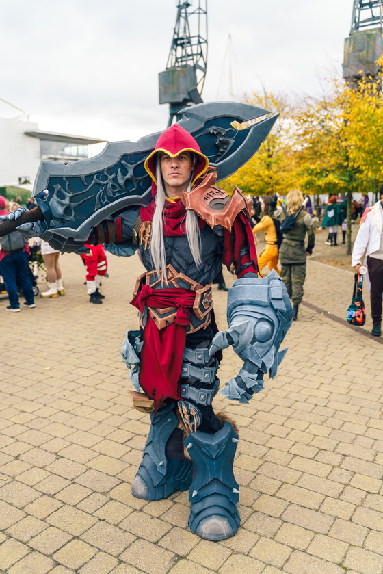 MCM London October 2025 - Cosplay Portraits (barnis_yoshi_artwork) - 019