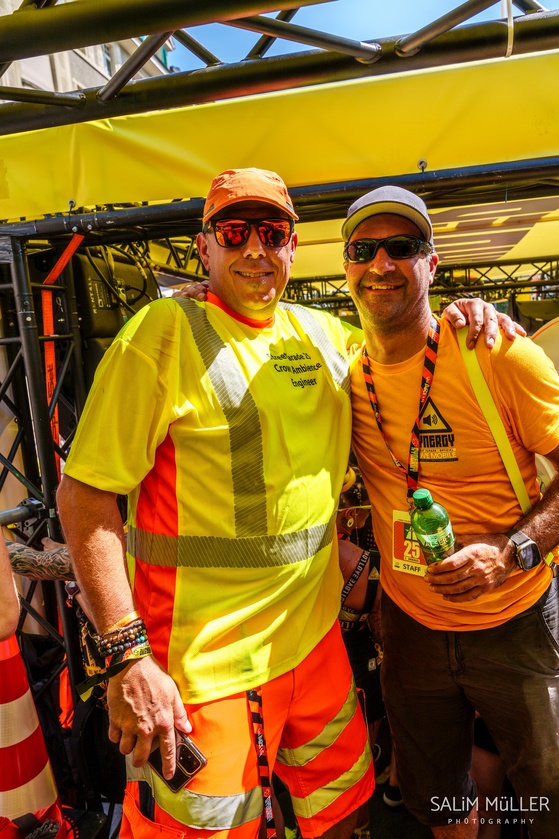 Street Parade 2025 - SYNERGY Love Mobile 2025 - Portraits, Gruppenfotos, Selfies - Part 1 - 012